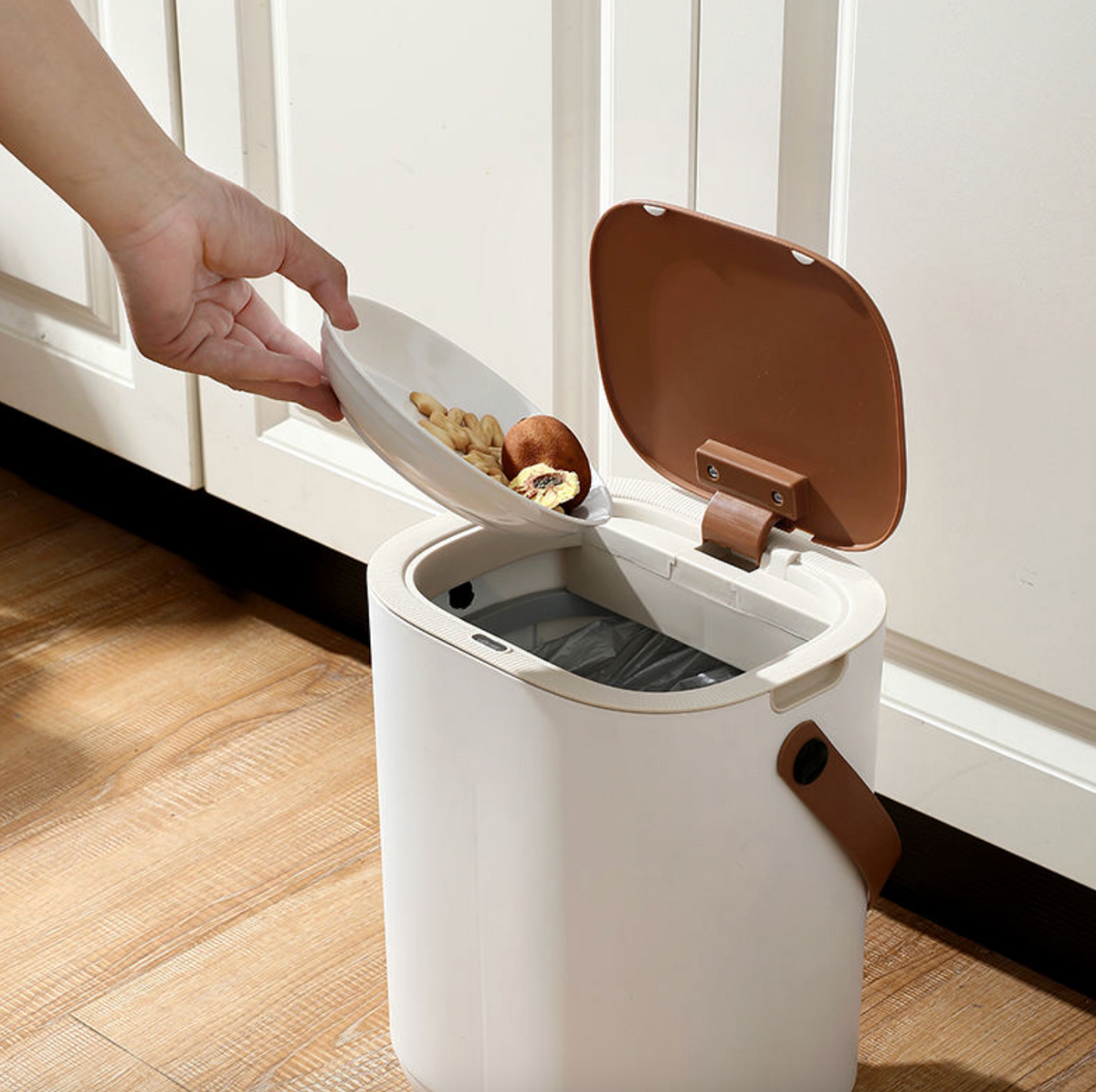 Smart Bathroom Waste Bin – Modern Household Trash Can with Compact Design
